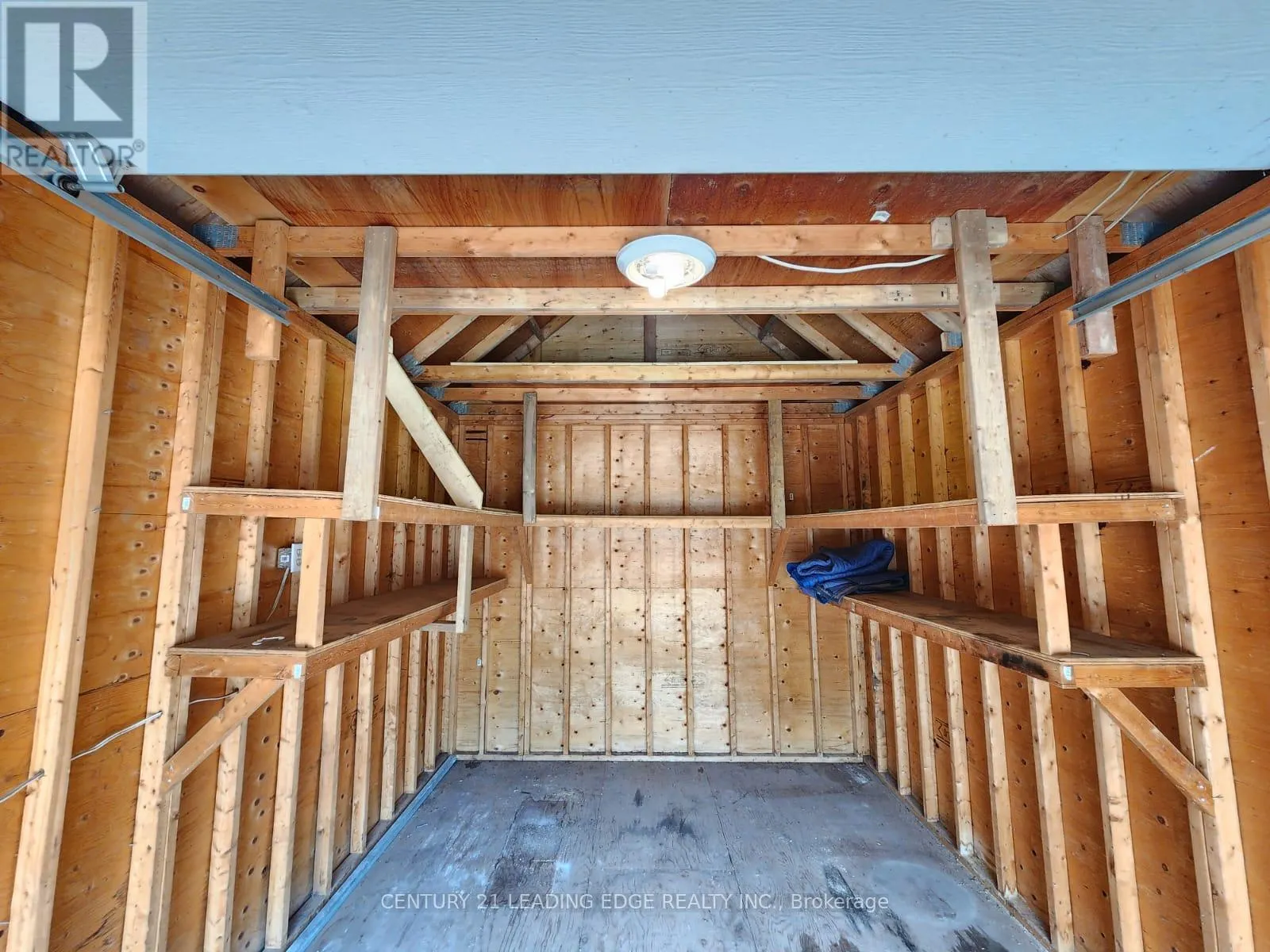 REAR GARAGE - 10873 KENNEDY ROAD