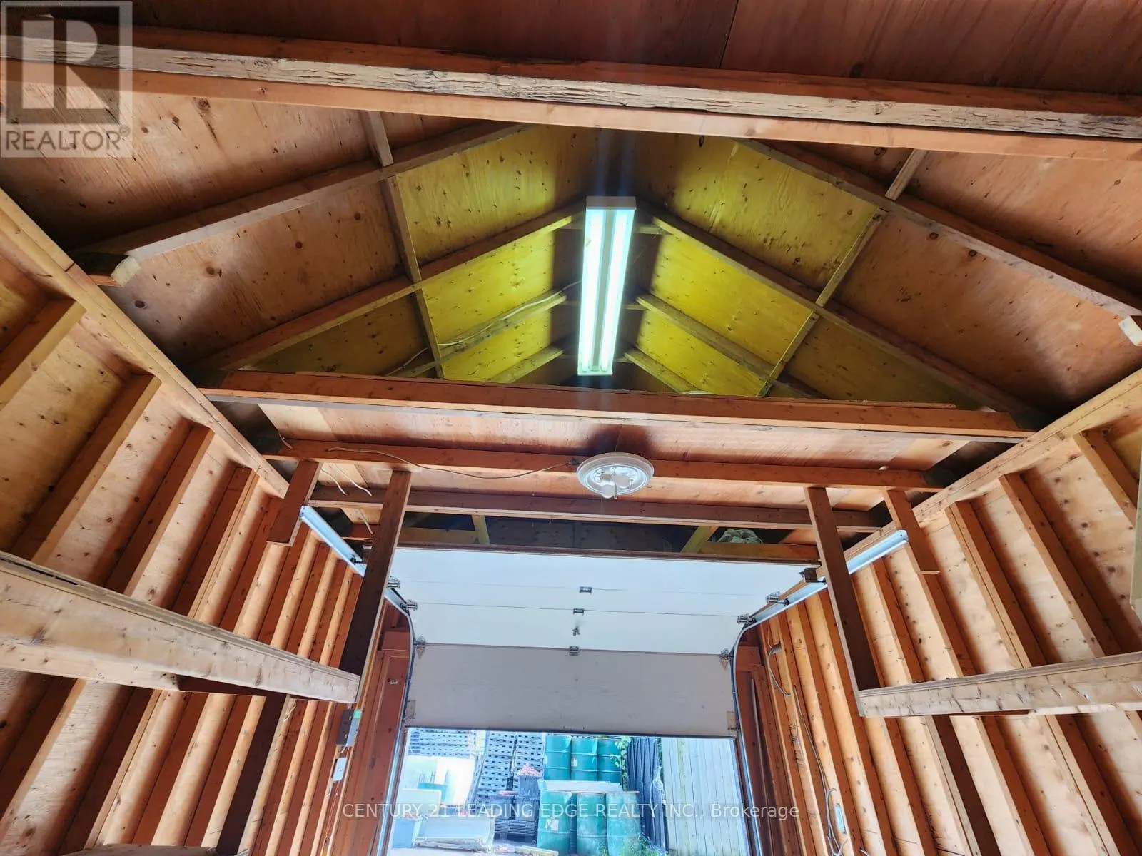 REAR GARAGE - 10873 KENNEDY ROAD