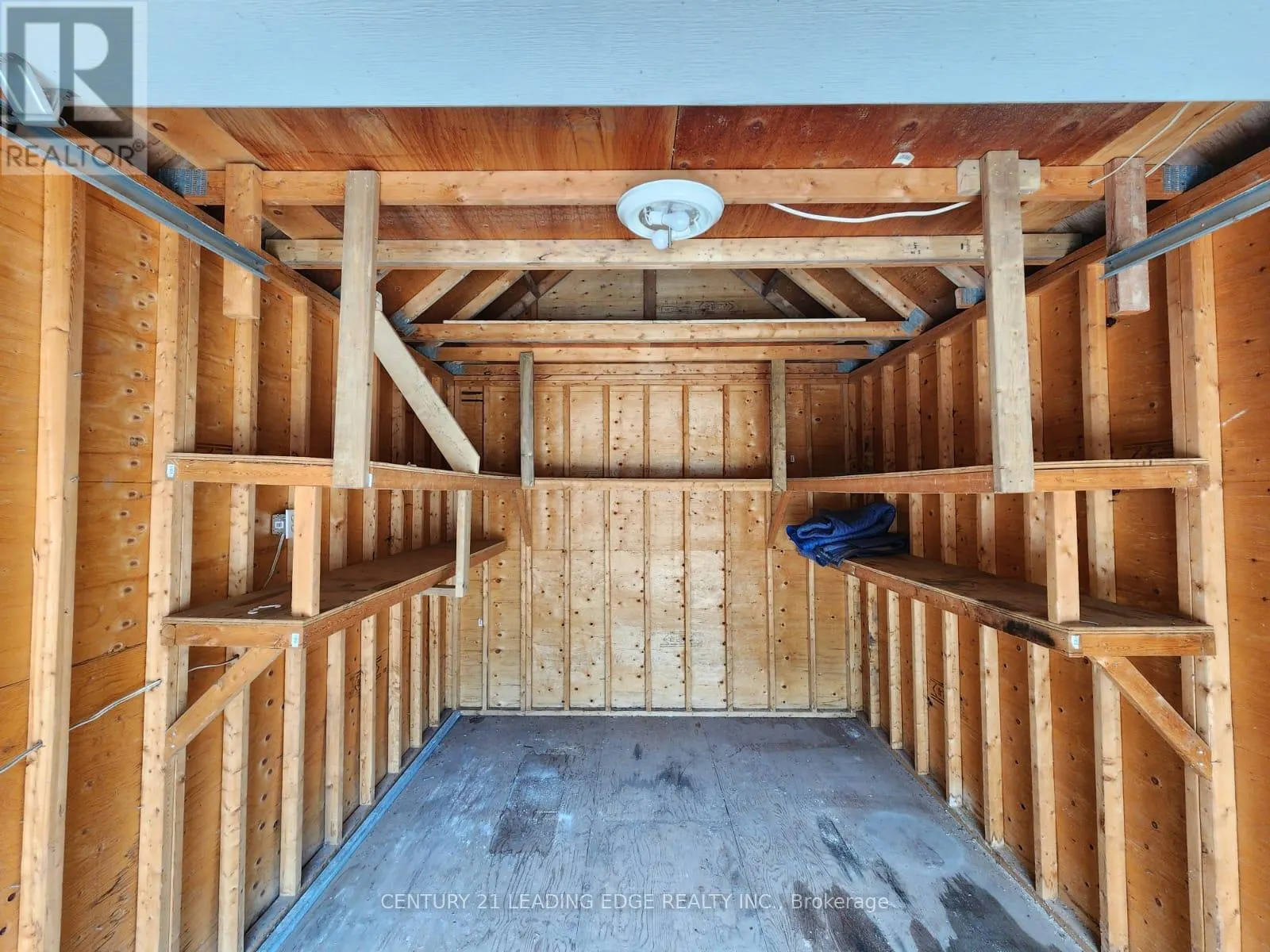 REAR GARAGE - 10873 KENNEDY ROAD