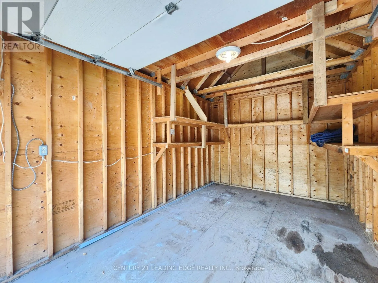 REAR GARAGE - 10873 KENNEDY ROAD