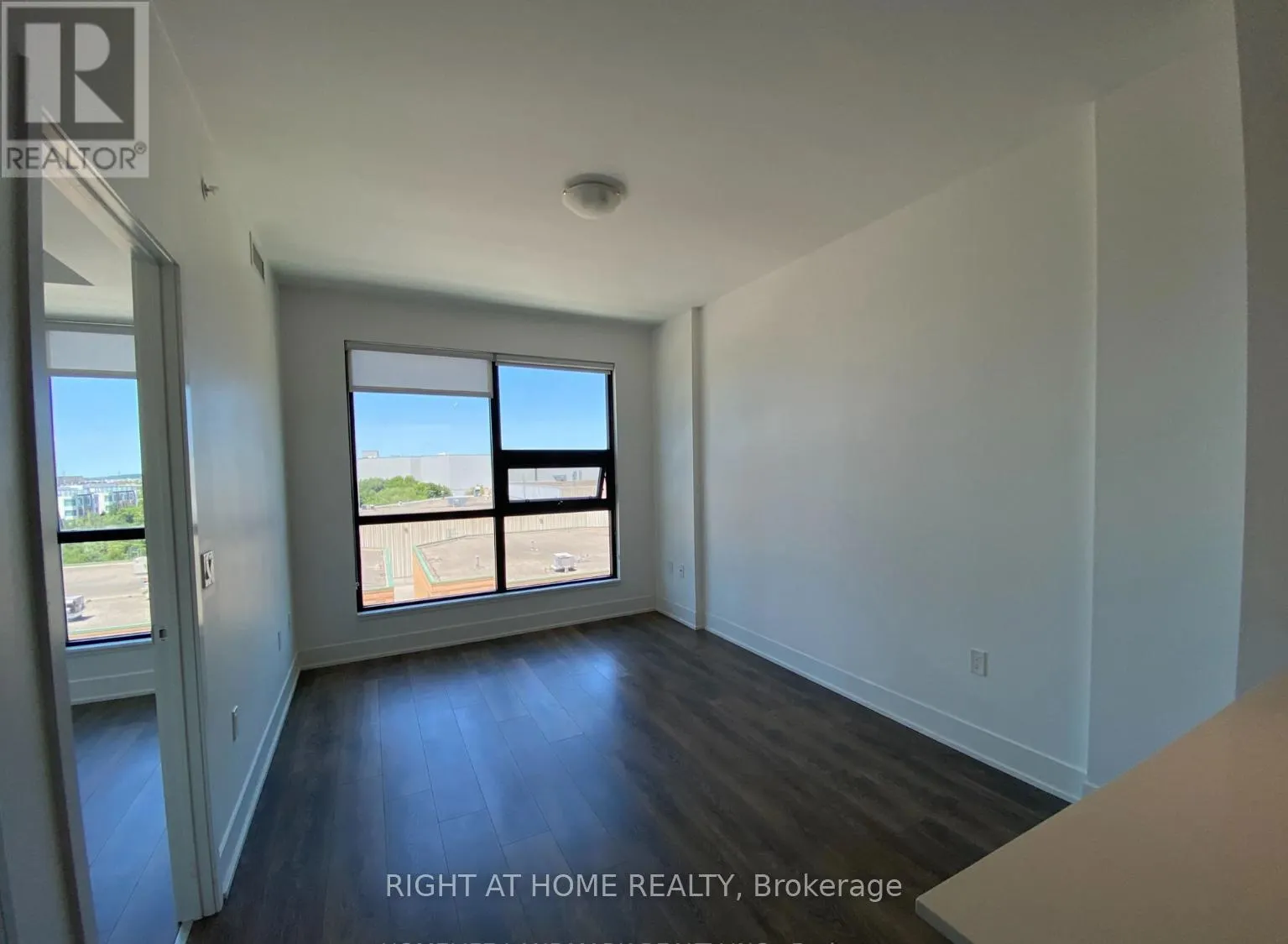 411 - 2916 HIGHWAY 7 ROAD W