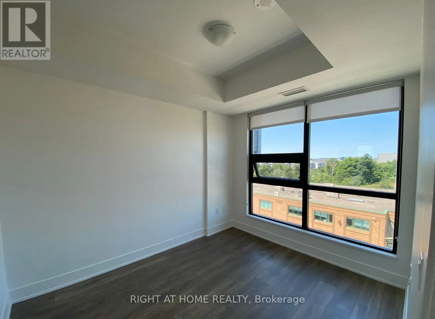 411 - 2916 HIGHWAY 7 ROAD W