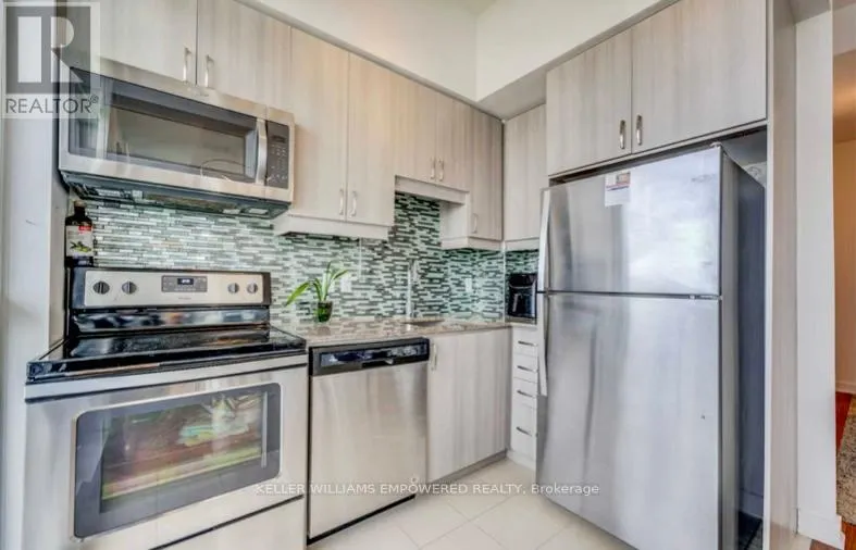 812 - 9199 YONGE STREET