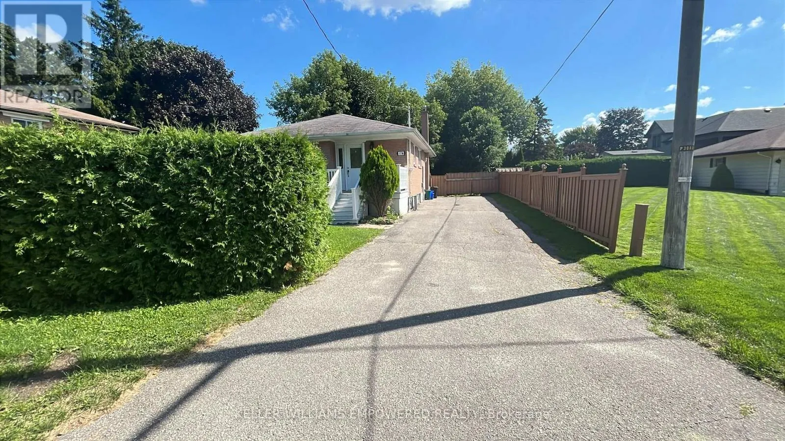LOWER - 17 COLLINS CRESCENT