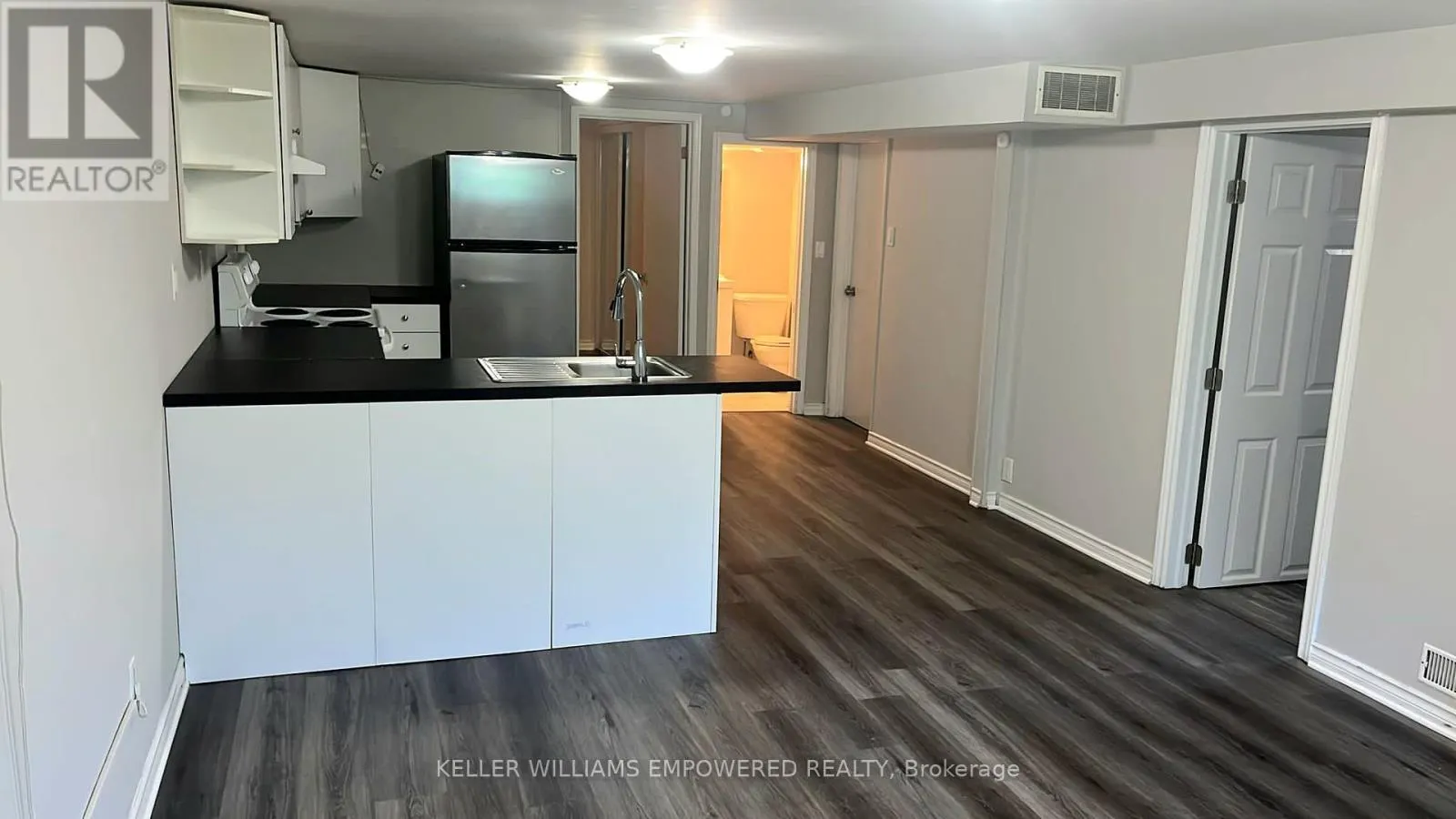LOWER - 17 COLLINS CRESCENT