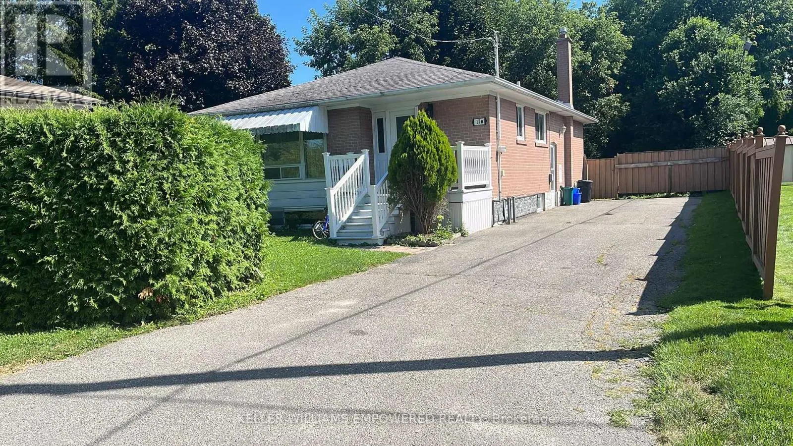 LOWER - 17 COLLINS CRESCENT