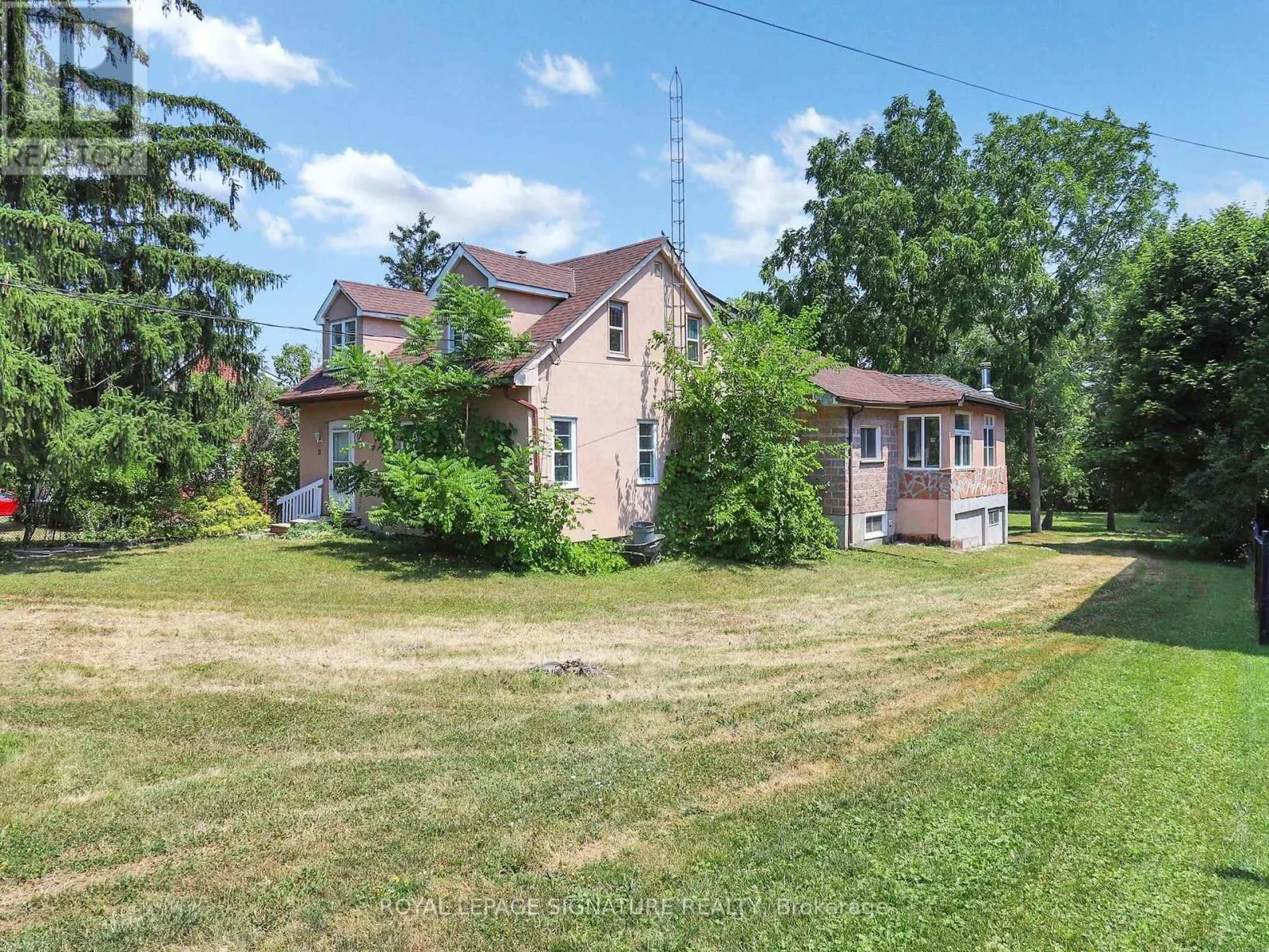 2 - 21 YONGEVIEW AVENUE