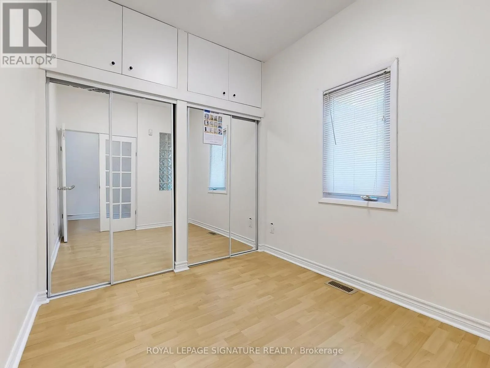 2 - 21 YONGEVIEW AVENUE