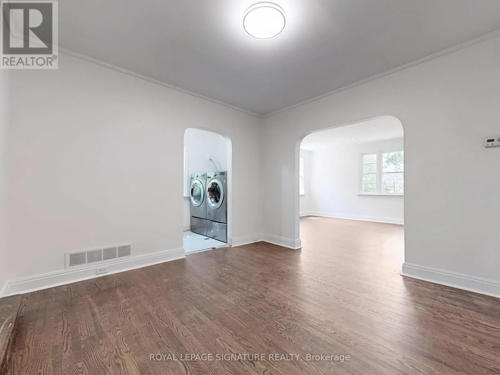 1 - 21 YONGEVIEW AVENUE