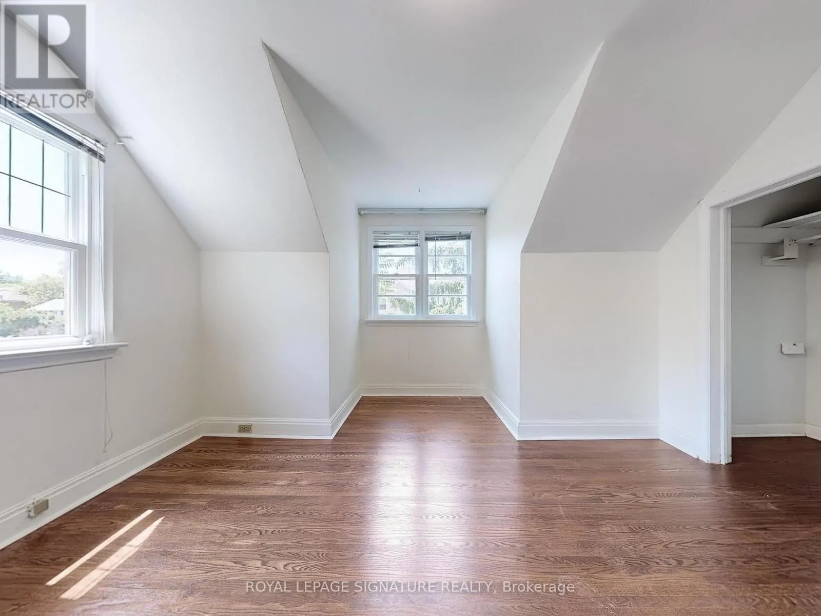 1 - 21 YONGEVIEW AVENUE