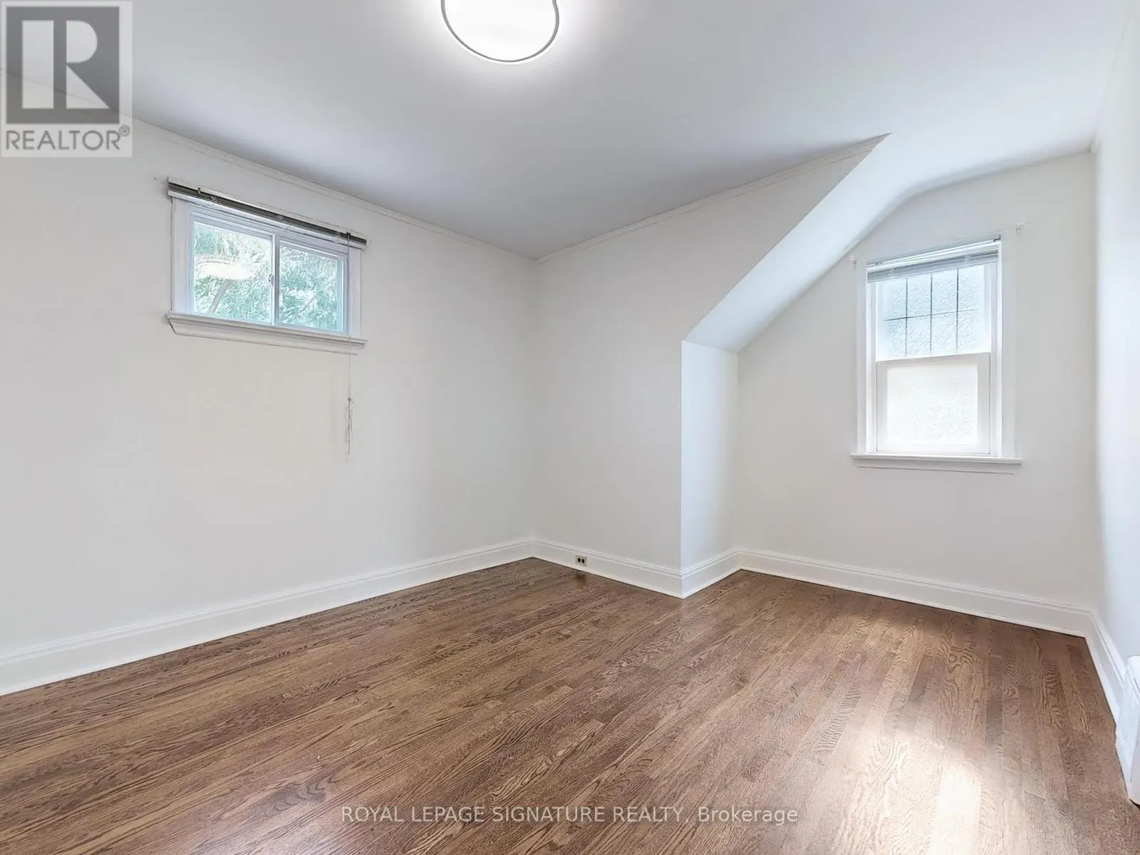 1 - 21 YONGEVIEW AVENUE