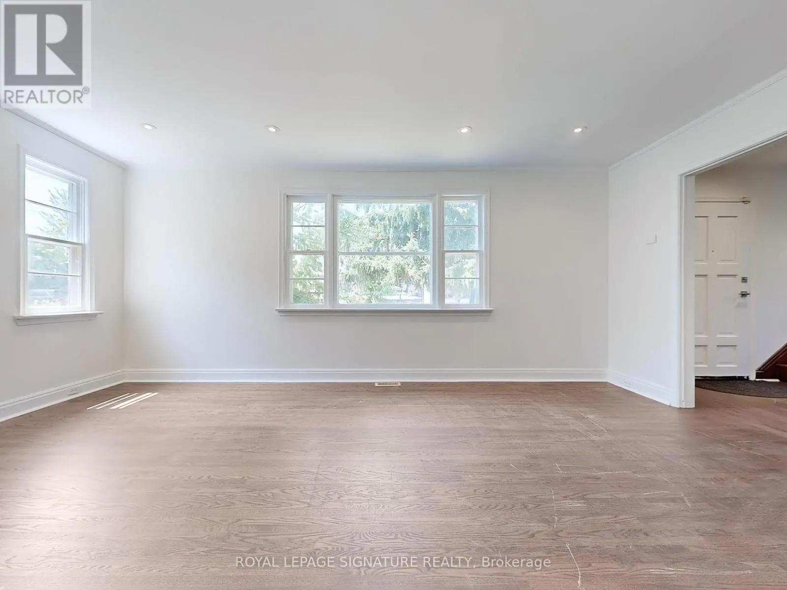 1 - 21 YONGEVIEW AVENUE
