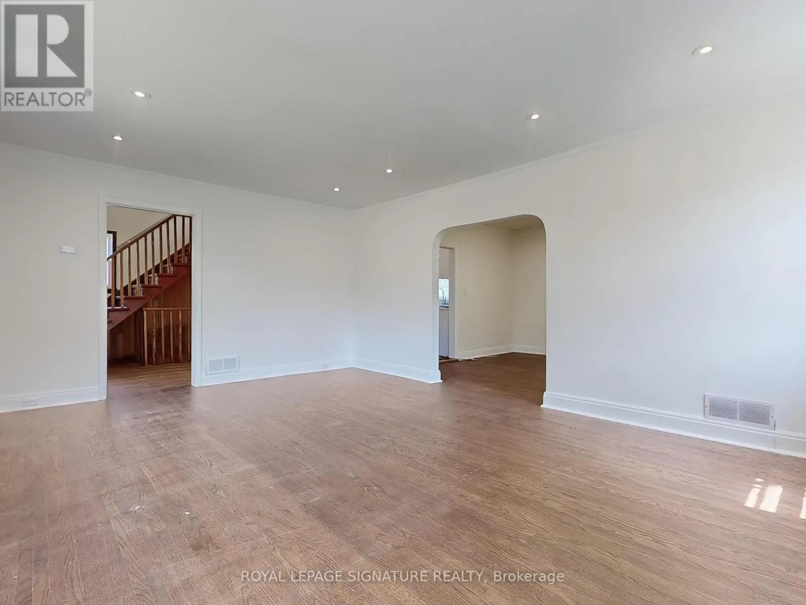 1 - 21 YONGEVIEW AVENUE