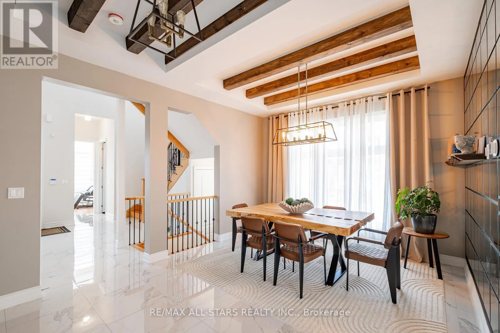 7 BALLANVIEW COURT