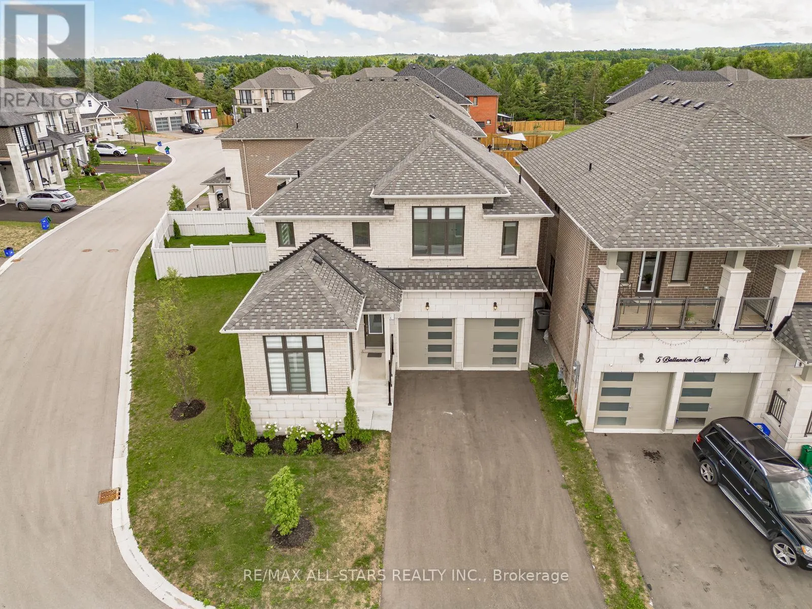 7 BALLANVIEW COURT