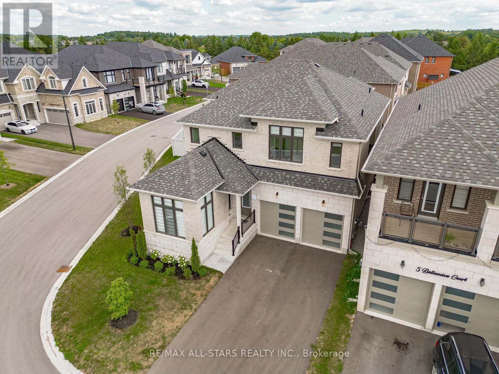 7 BALLANVIEW COURT