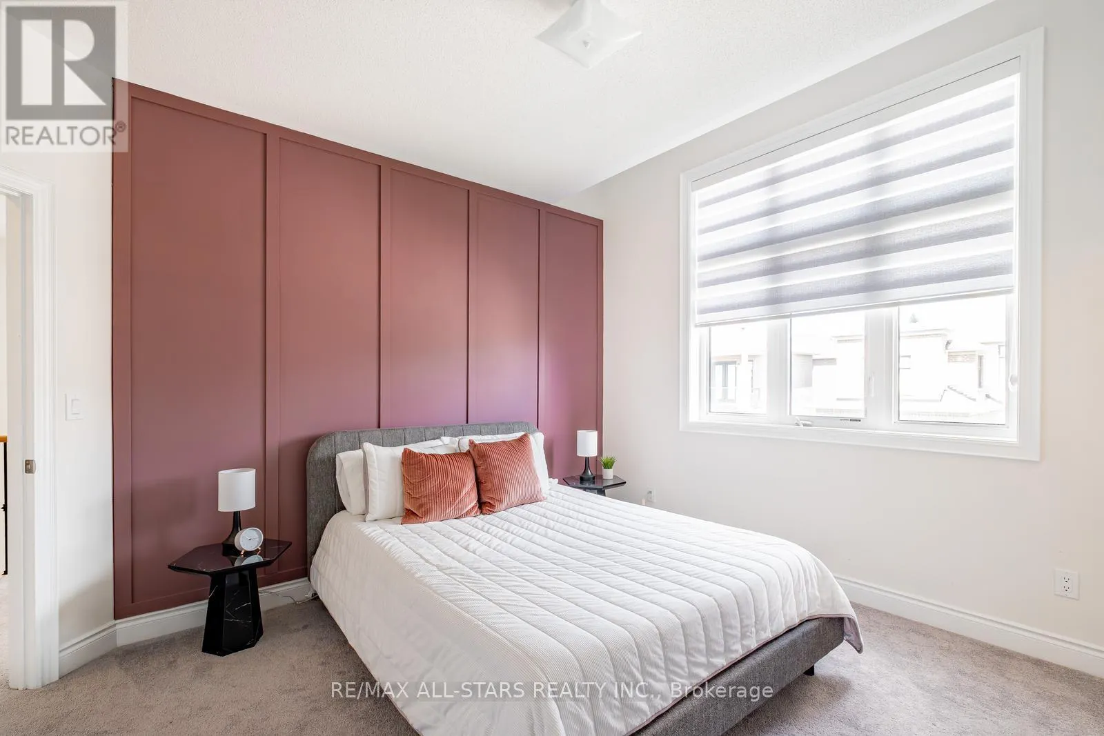 7 BALLANVIEW COURT