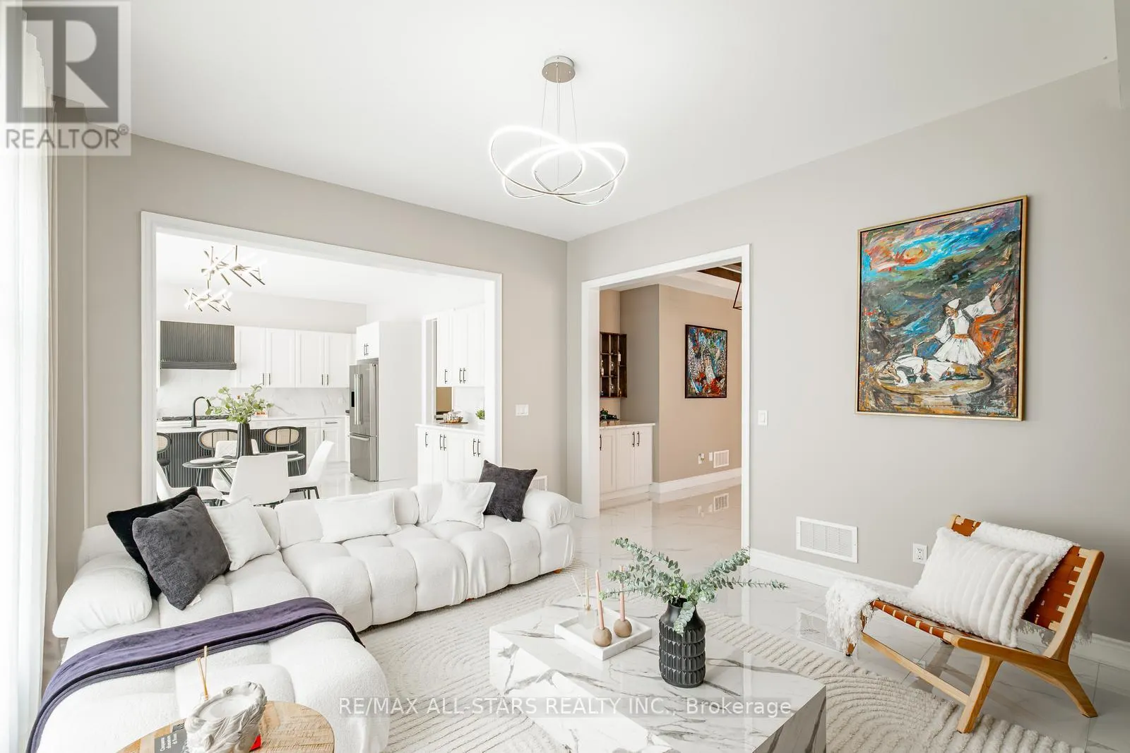 7 BALLANVIEW COURT