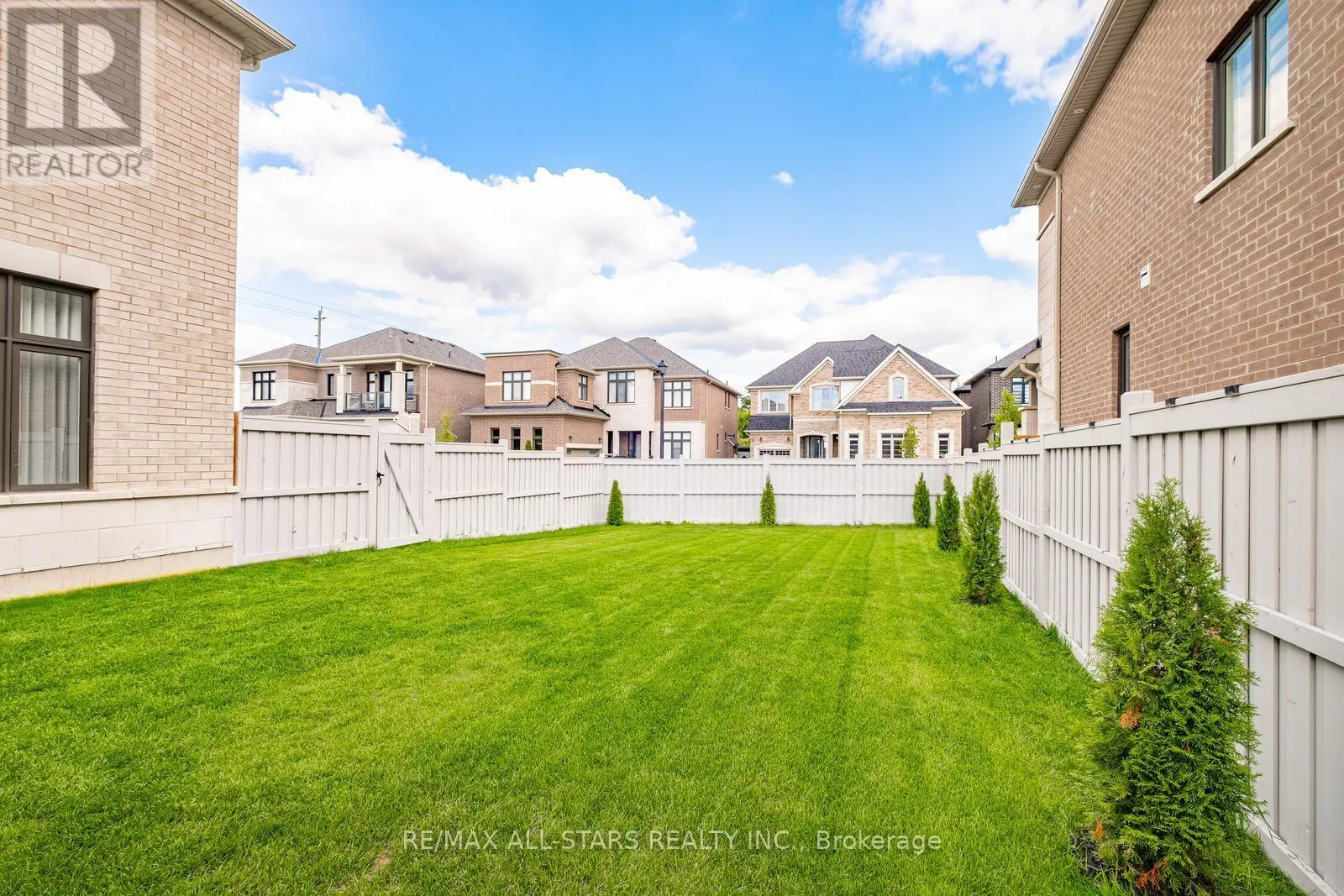 7 BALLANVIEW COURT