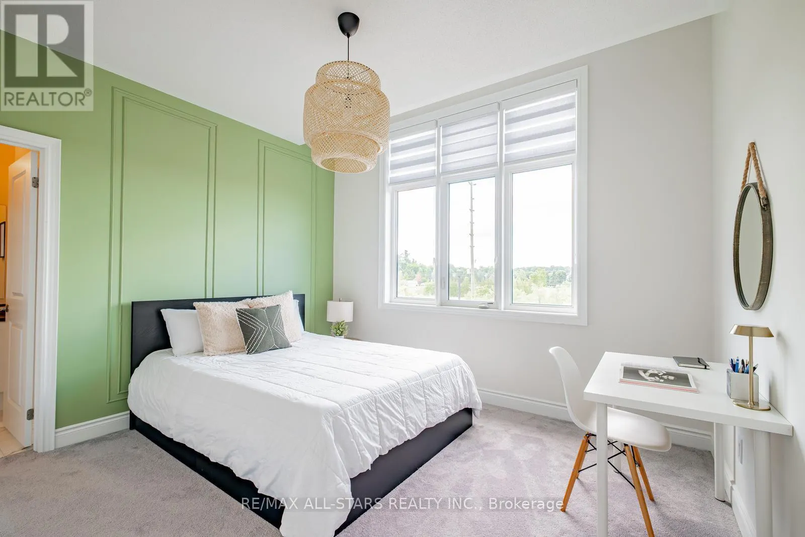 7 BALLANVIEW COURT
