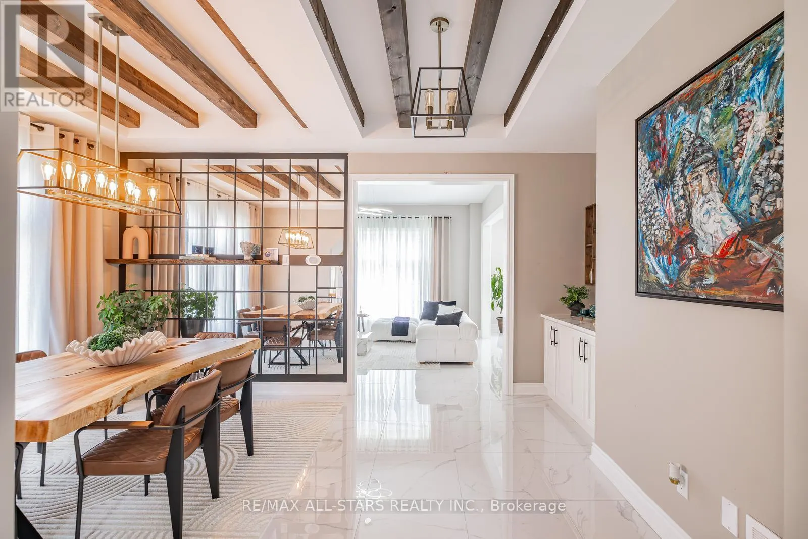 7 BALLANVIEW COURT