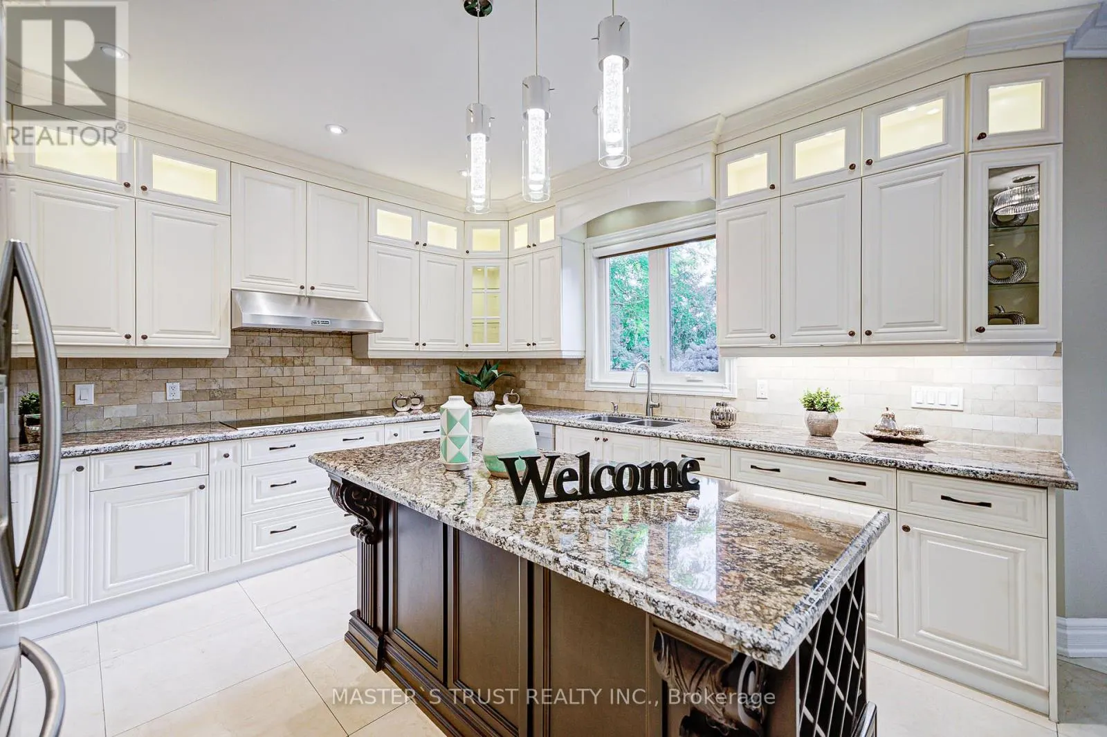2 LYTTON BOULEVARD