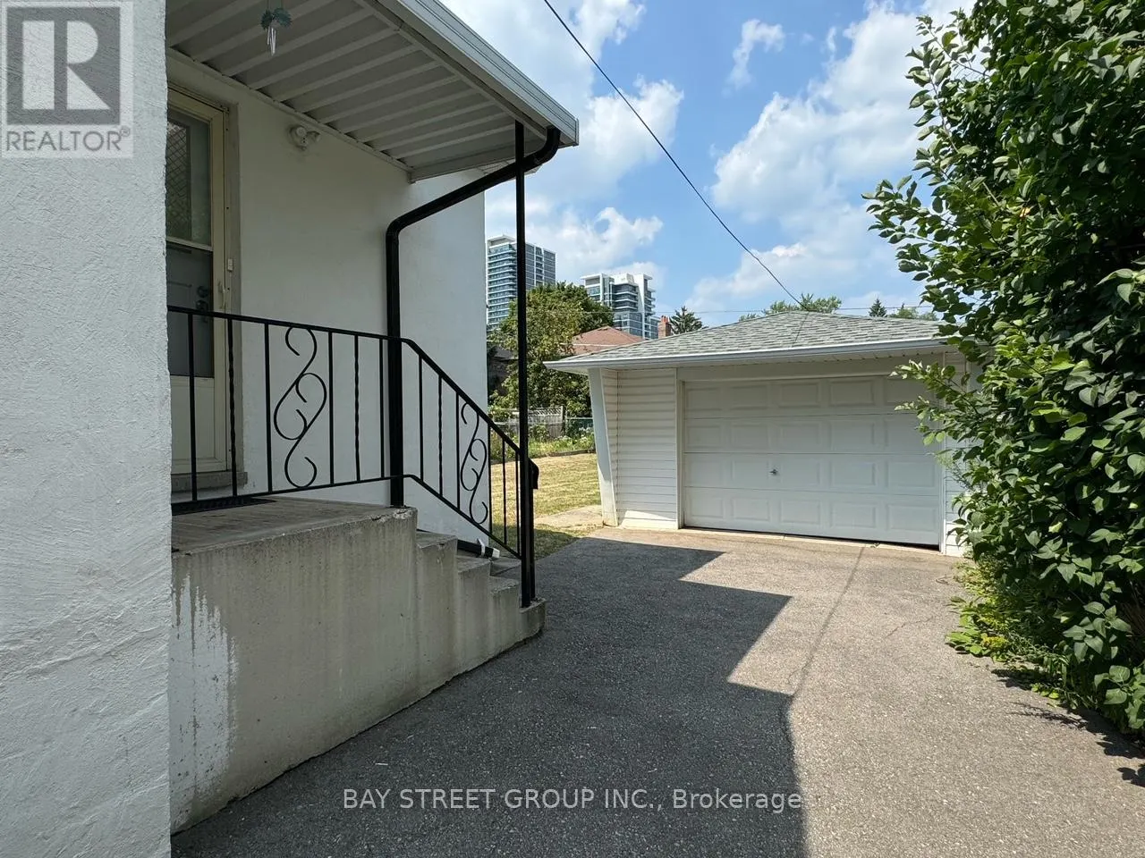 38 WOODWARD AVENUE