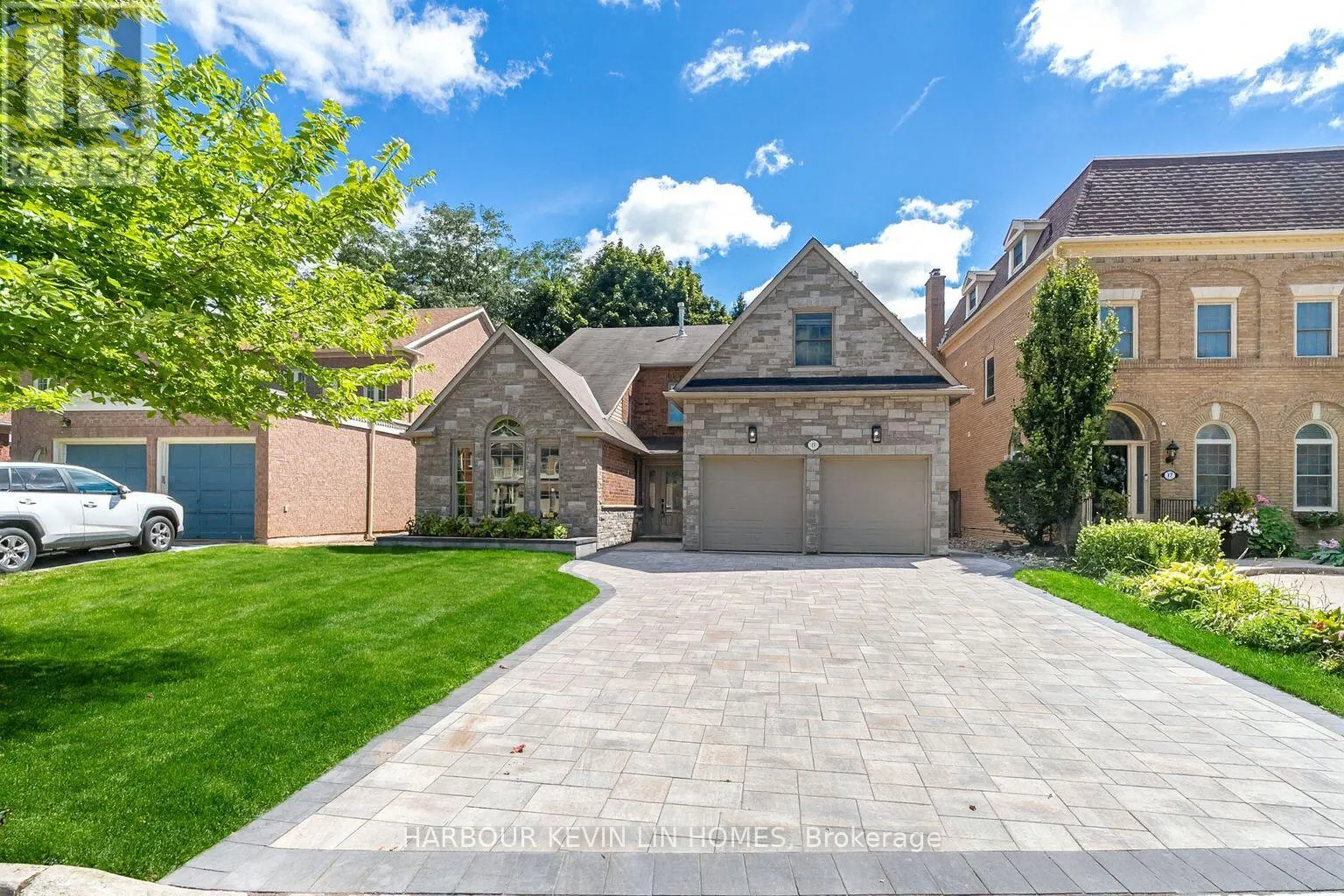 19 WILLETT CRESCENT