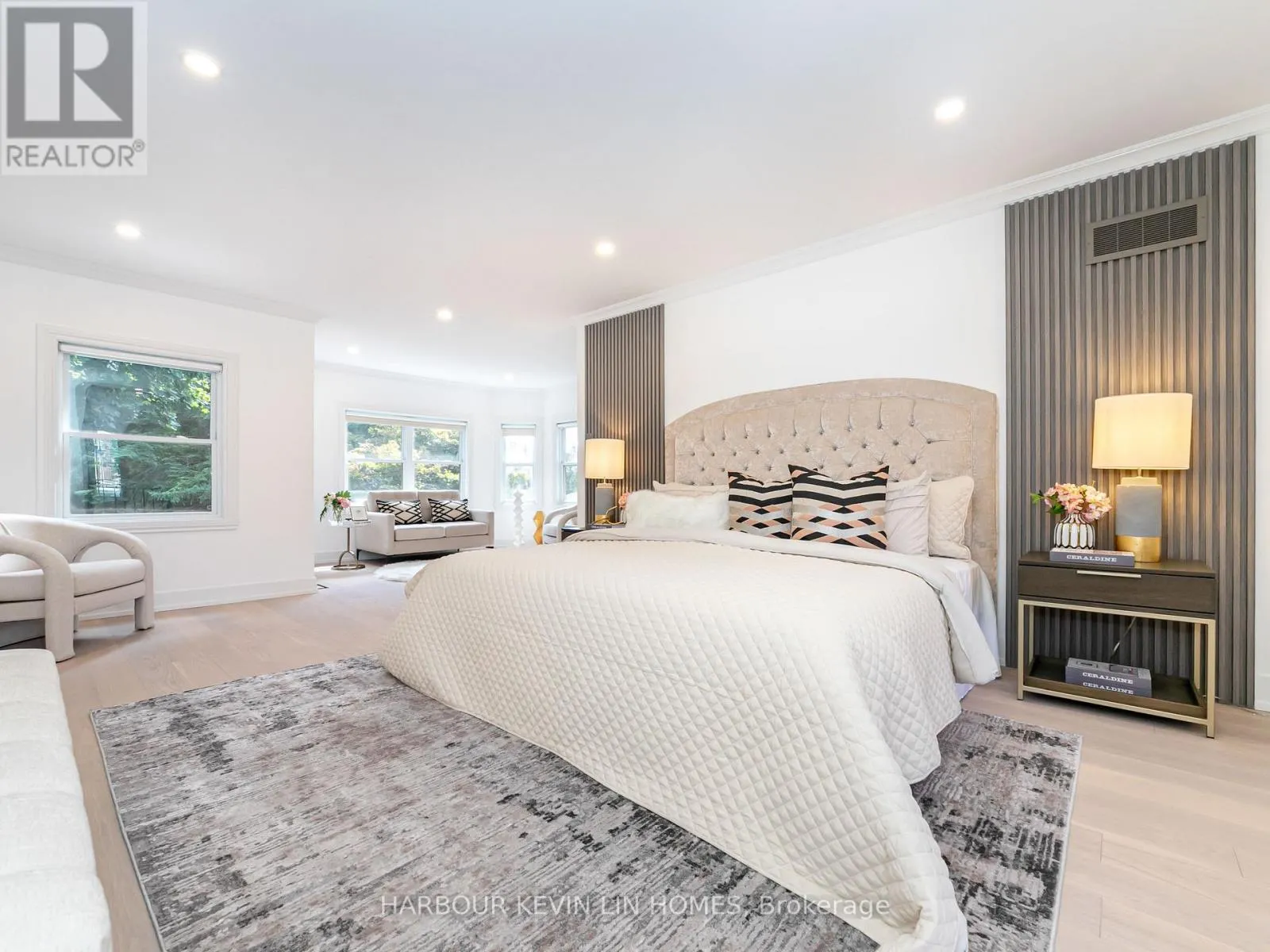 19 WILLETT CRESCENT