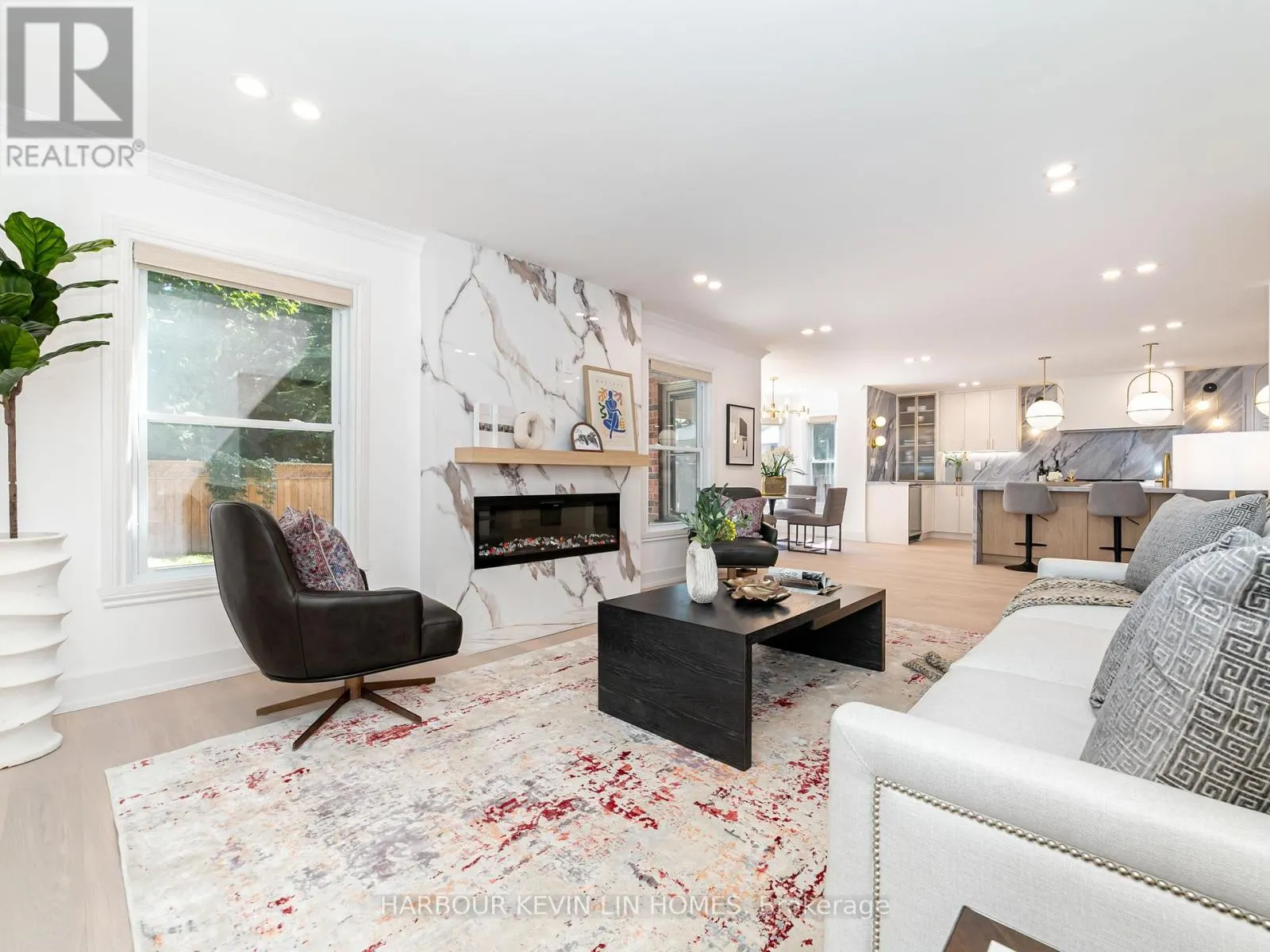 19 WILLETT CRESCENT