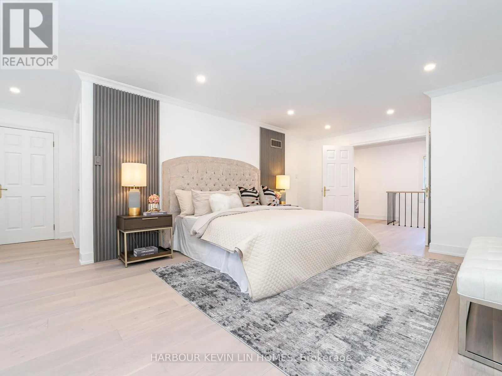 19 WILLETT CRESCENT