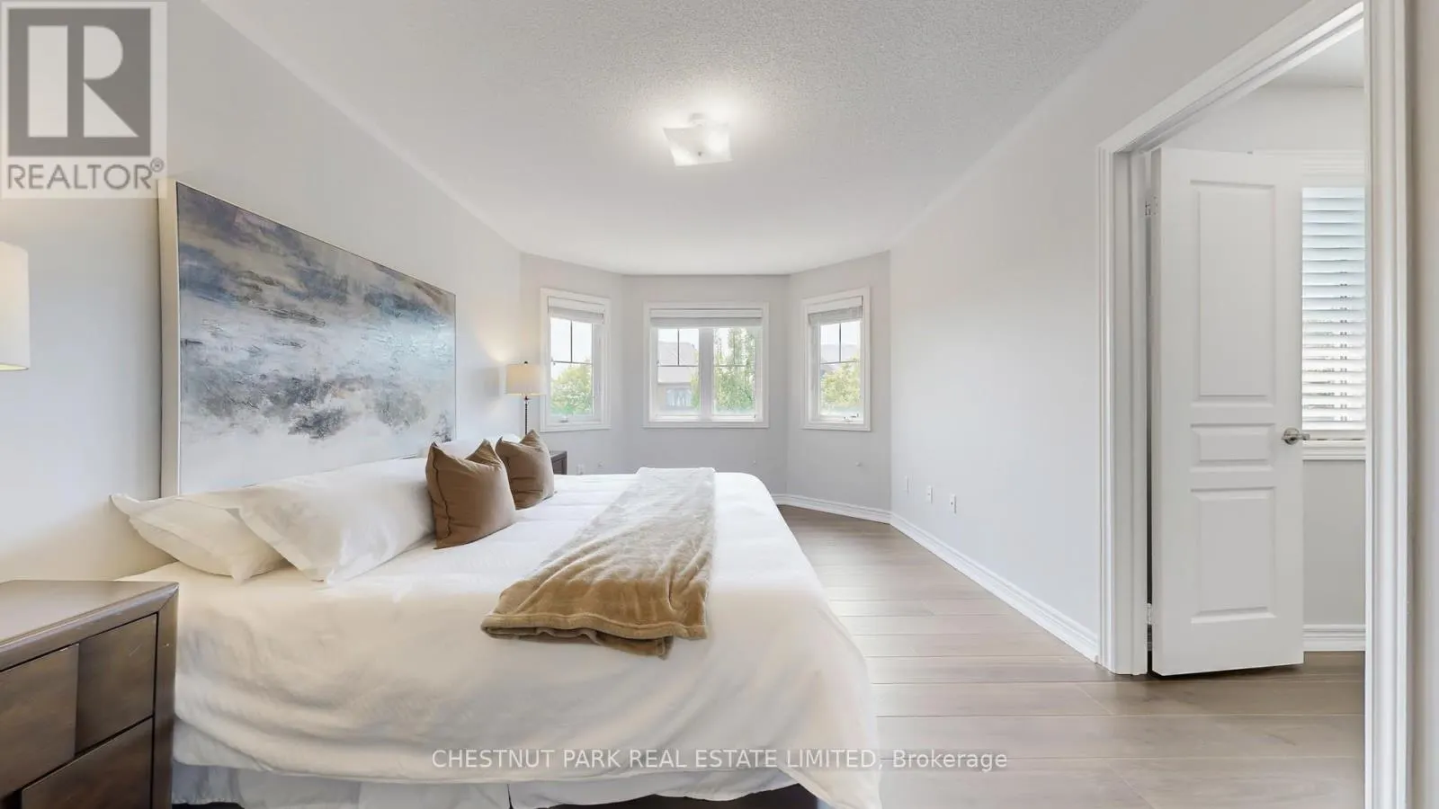 32 ARBOUR DRIVE