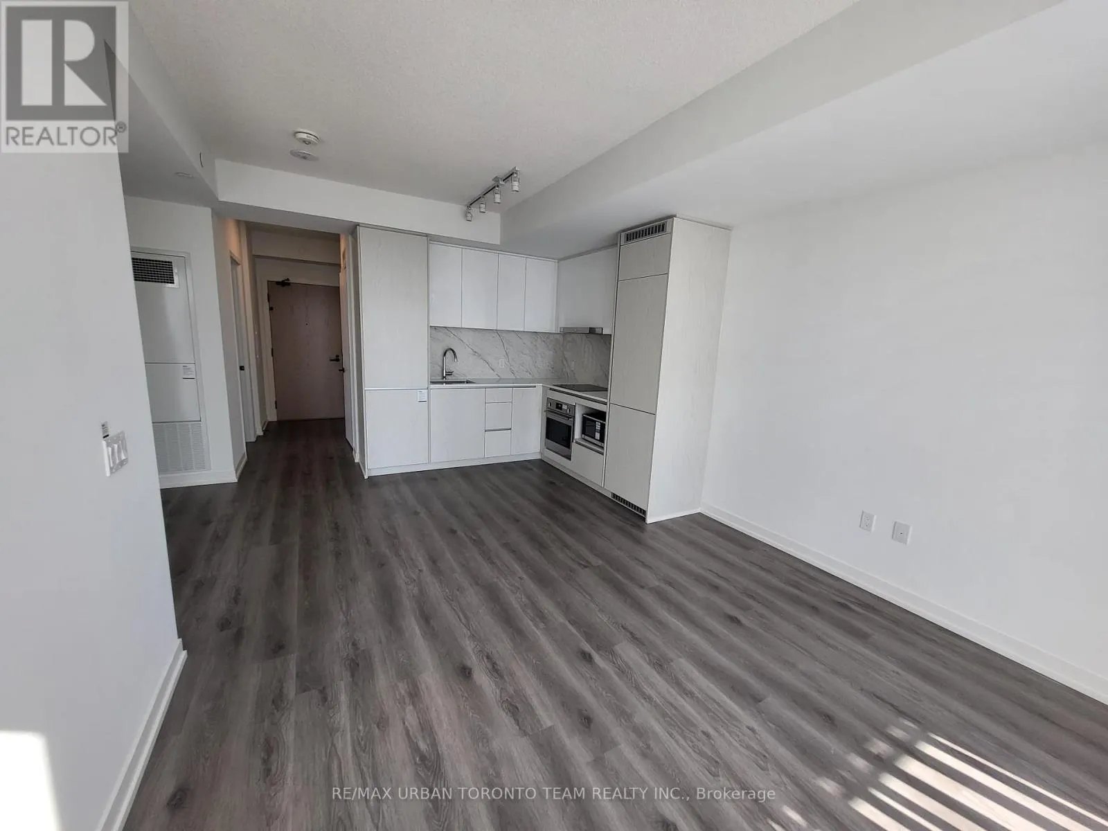 3603 - 28 INTERCHANGE WAY