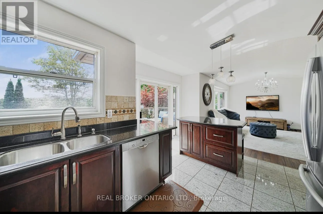 39 WOODROOF CRESCENT