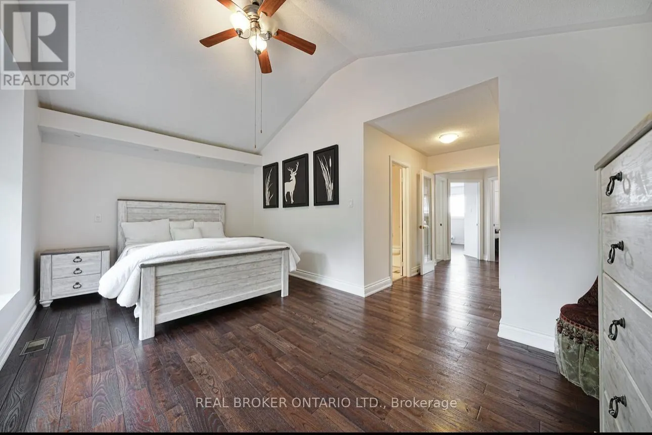 39 WOODROOF CRESCENT