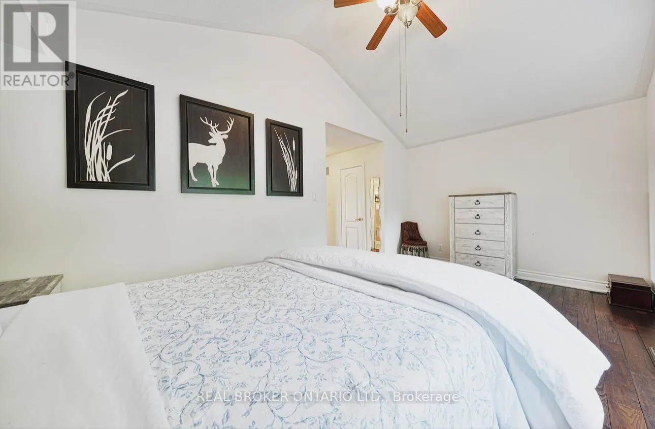 39 WOODROOF CRESCENT