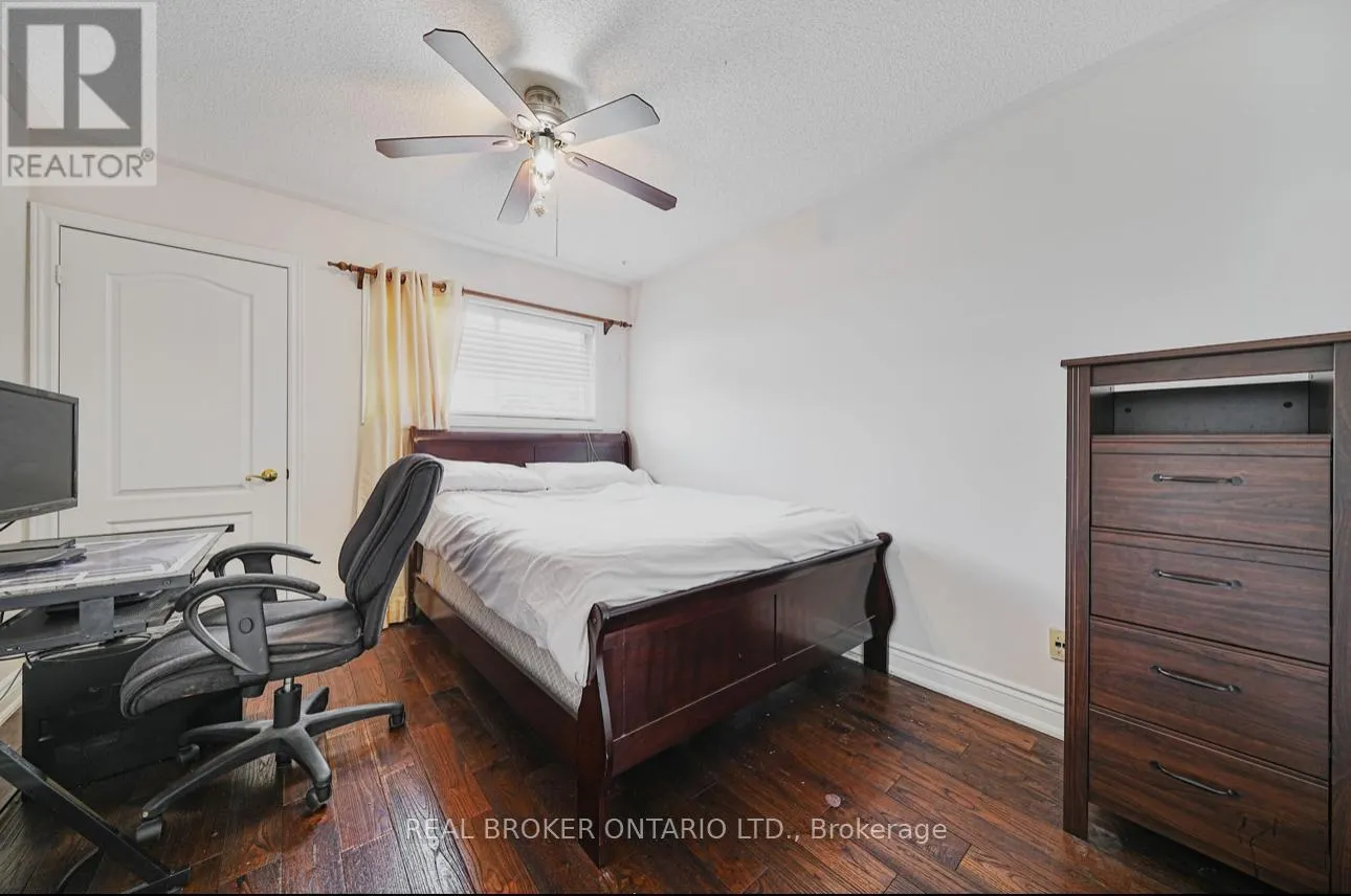 39 WOODROOF CRESCENT