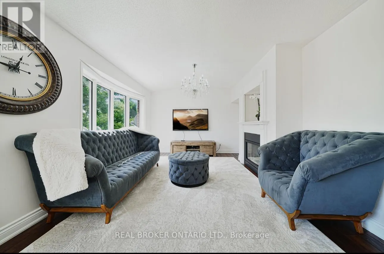 39 WOODROOF CRESCENT