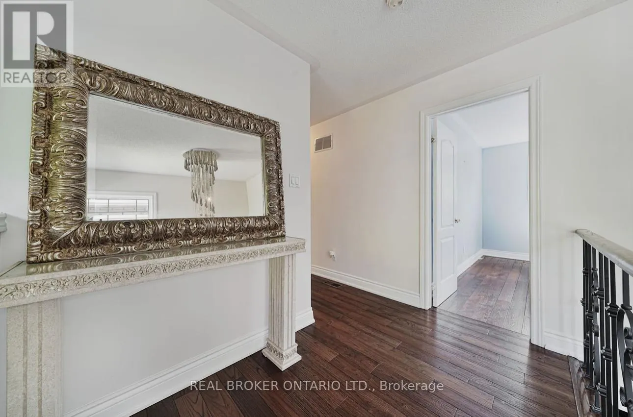 39 WOODROOF CRESCENT