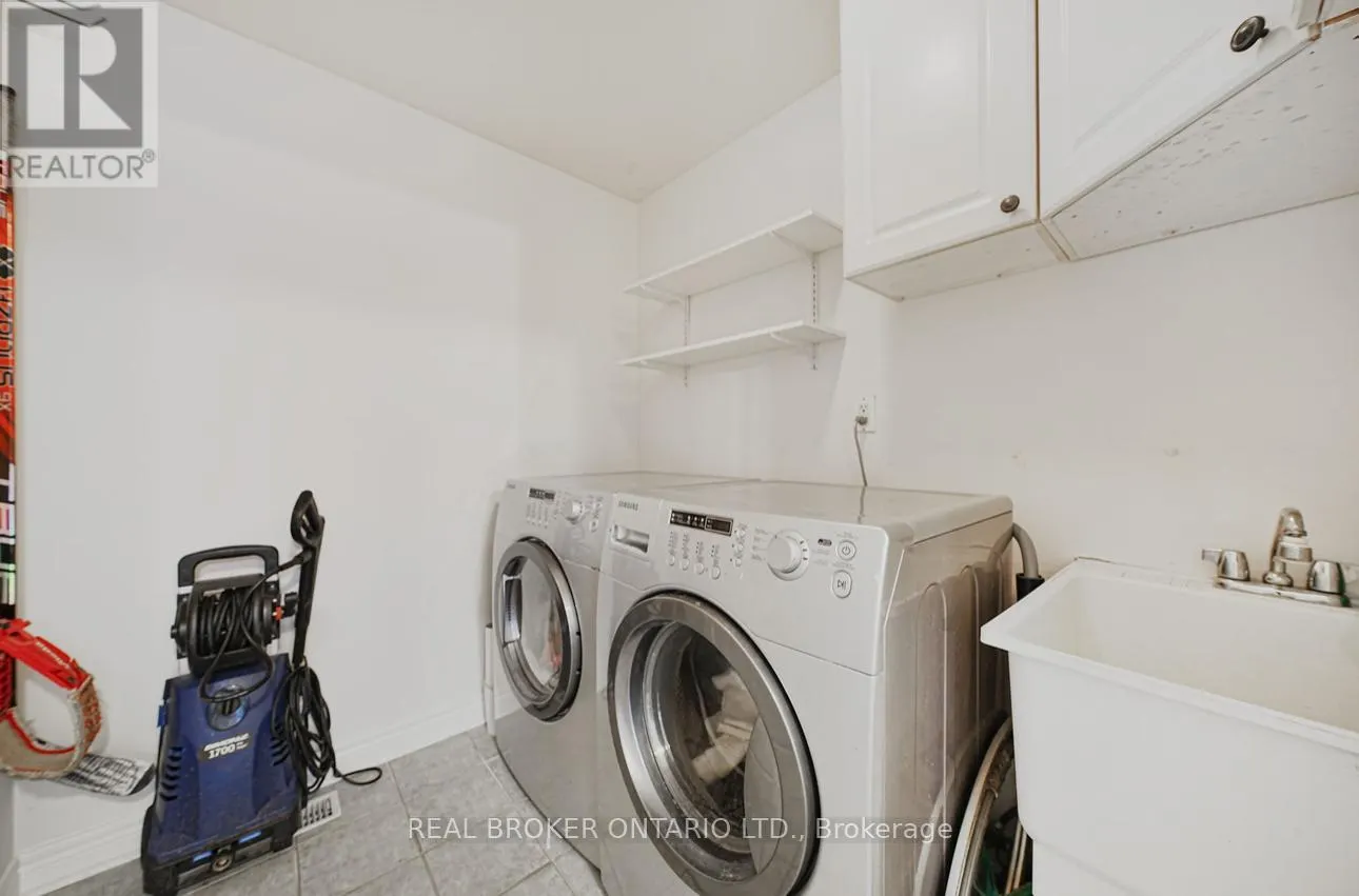 39 WOODROOF CRESCENT