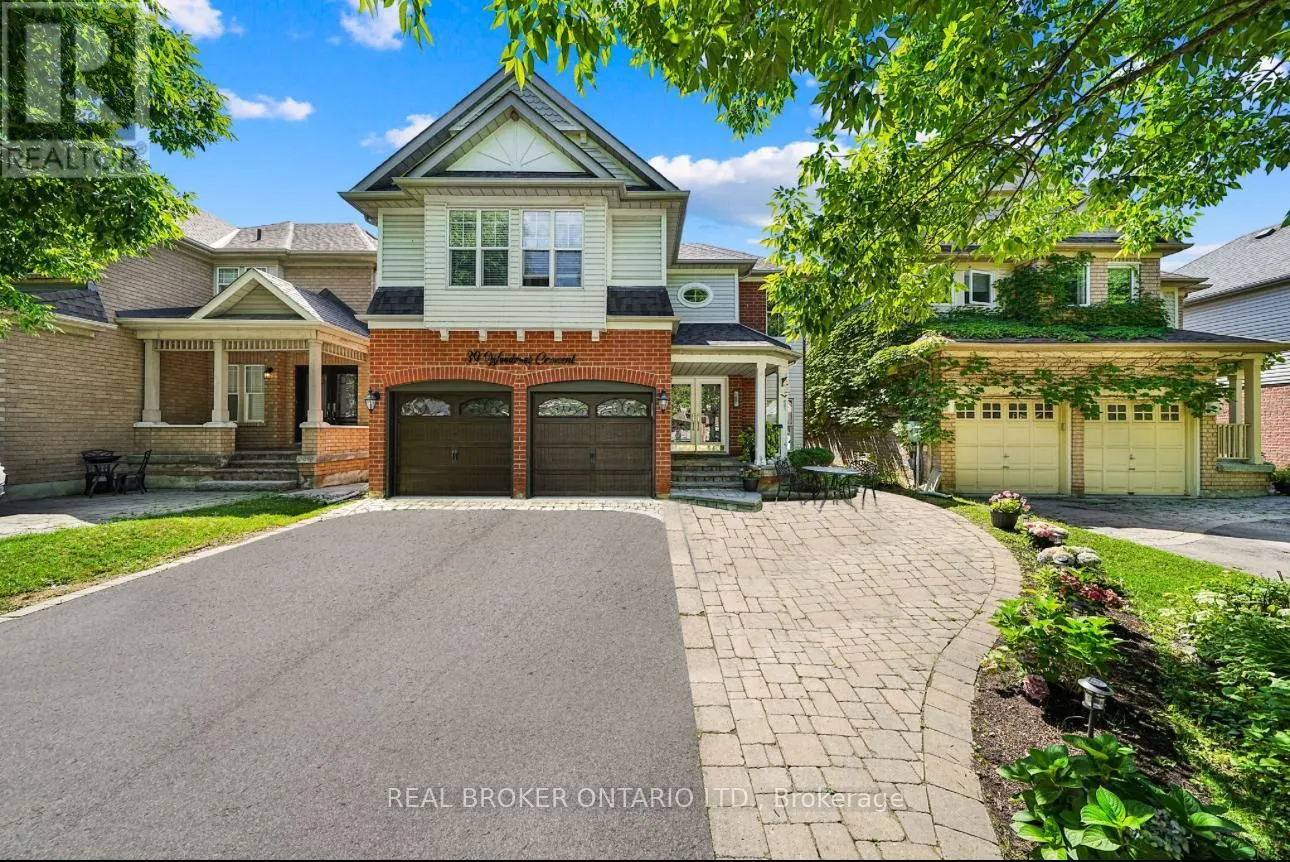 39 WOODROOF CRESCENT