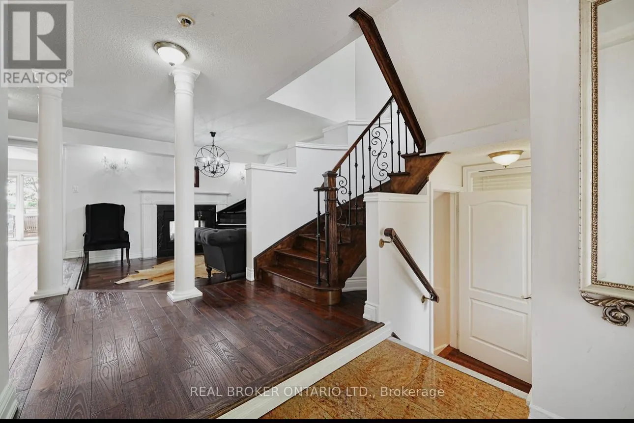 39 WOODROOF CRESCENT