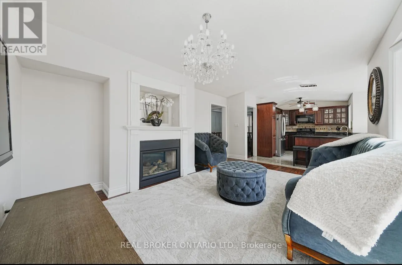 39 WOODROOF CRESCENT