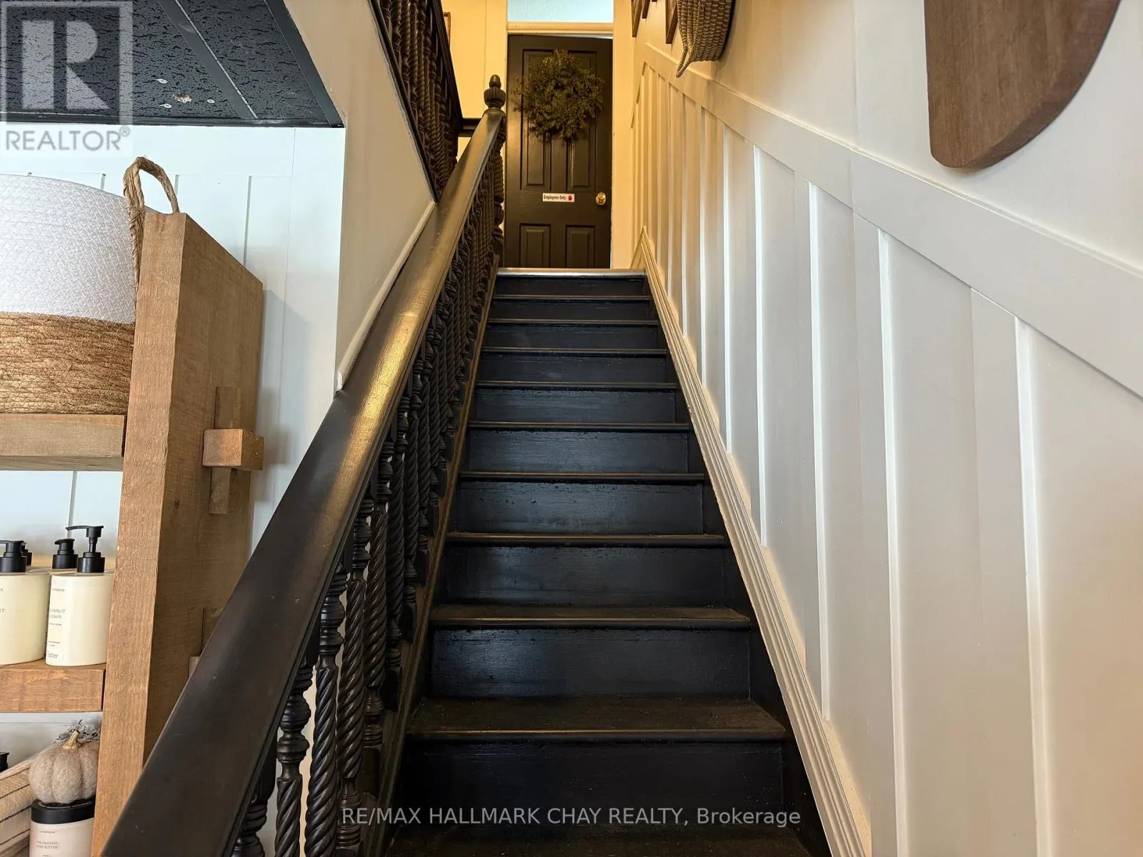 UPPER - 78 VICTORIA STREET E