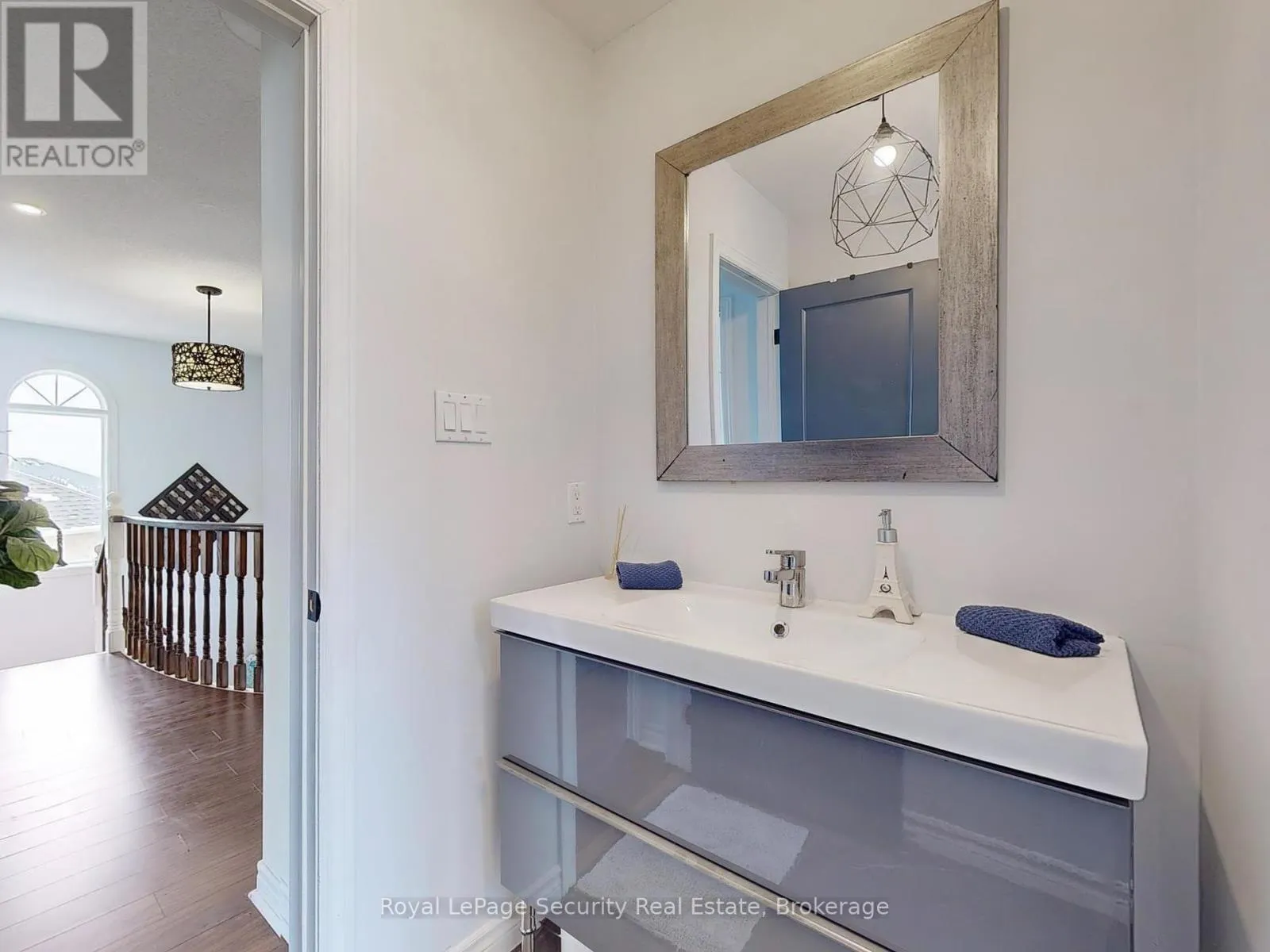 128 DAISEYFIELD CRESCENT