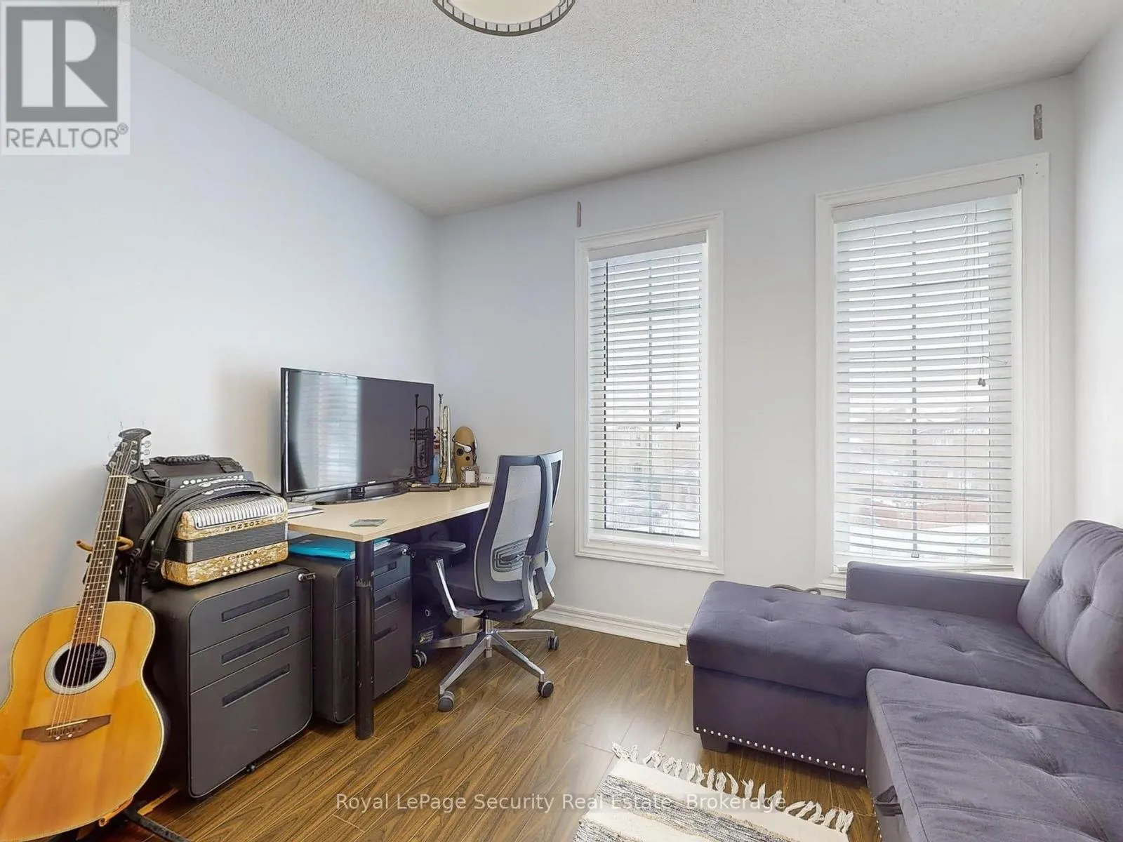 128 DAISEYFIELD CRESCENT
