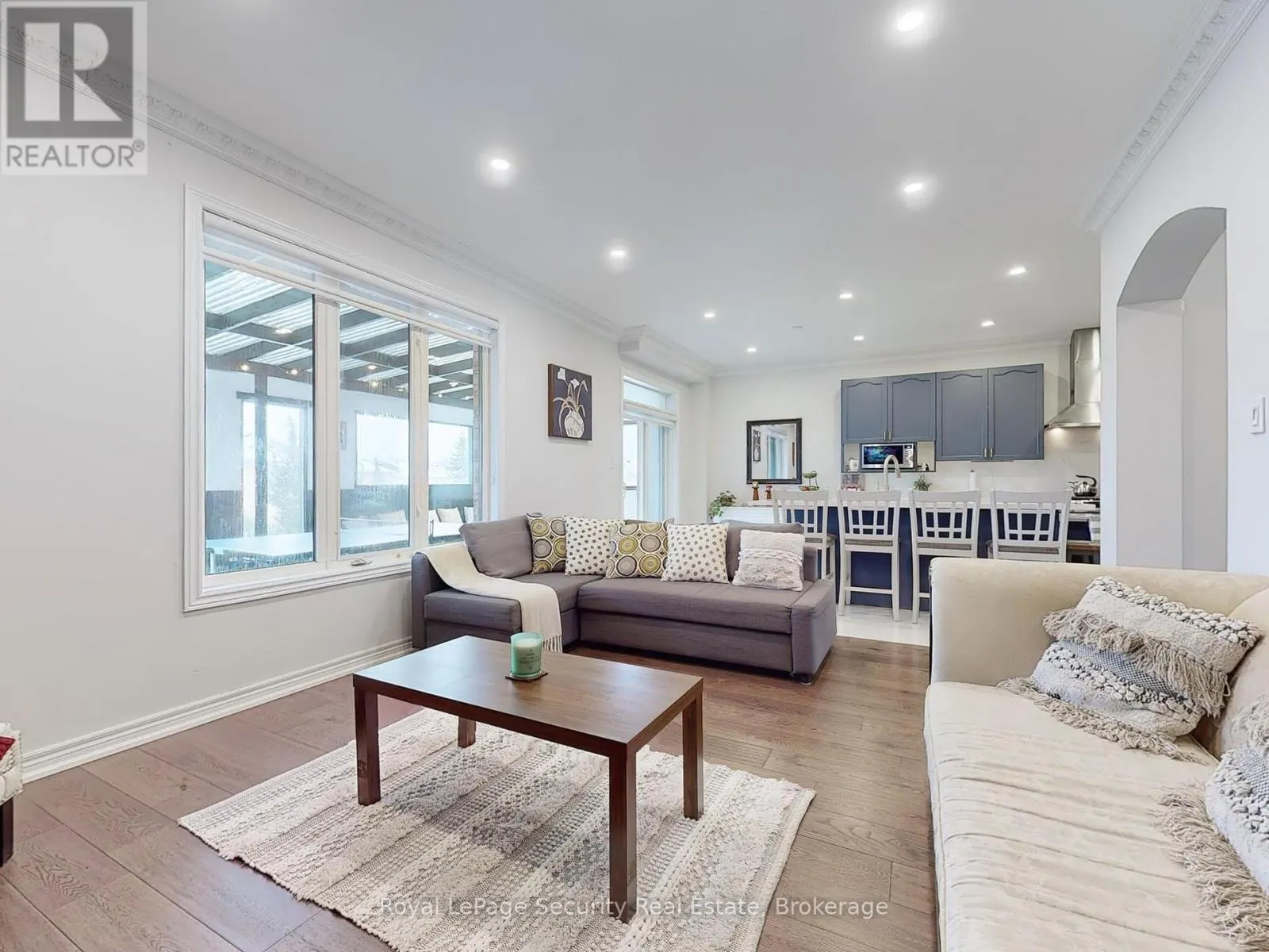 128 DAISEYFIELD CRESCENT