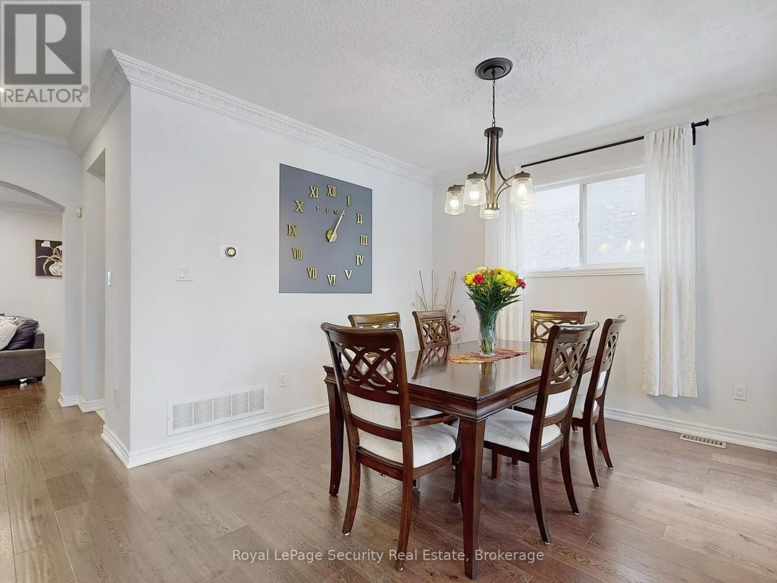 128 DAISEYFIELD CRESCENT