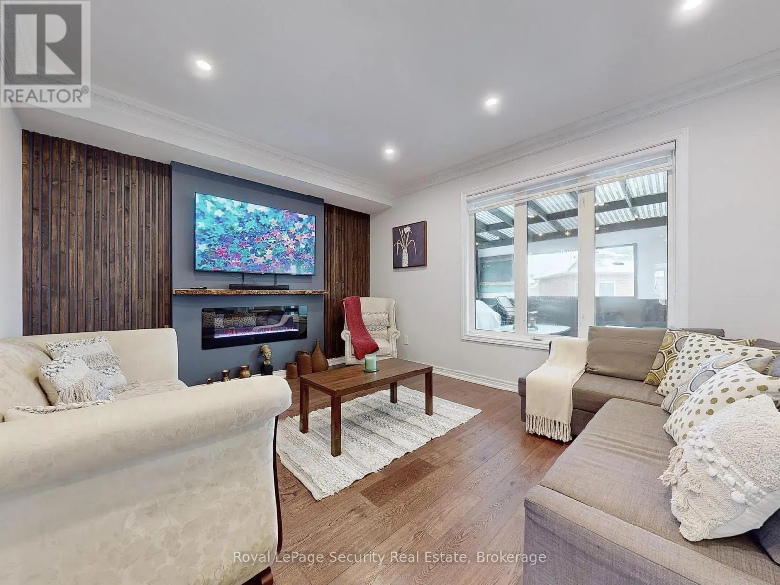 128 DAISEYFIELD CRESCENT