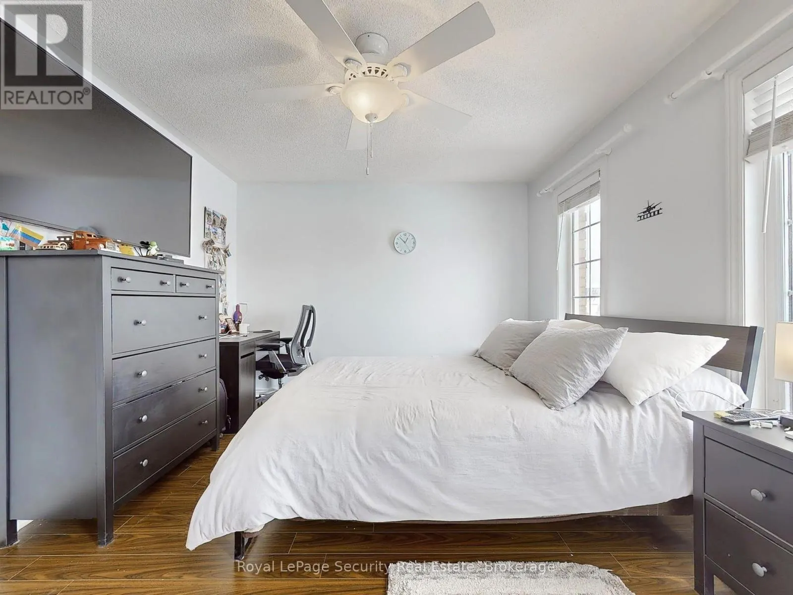 128 DAISEYFIELD CRESCENT